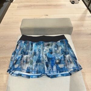 Lululemon blue printed tennis / running skirt / skort size 6